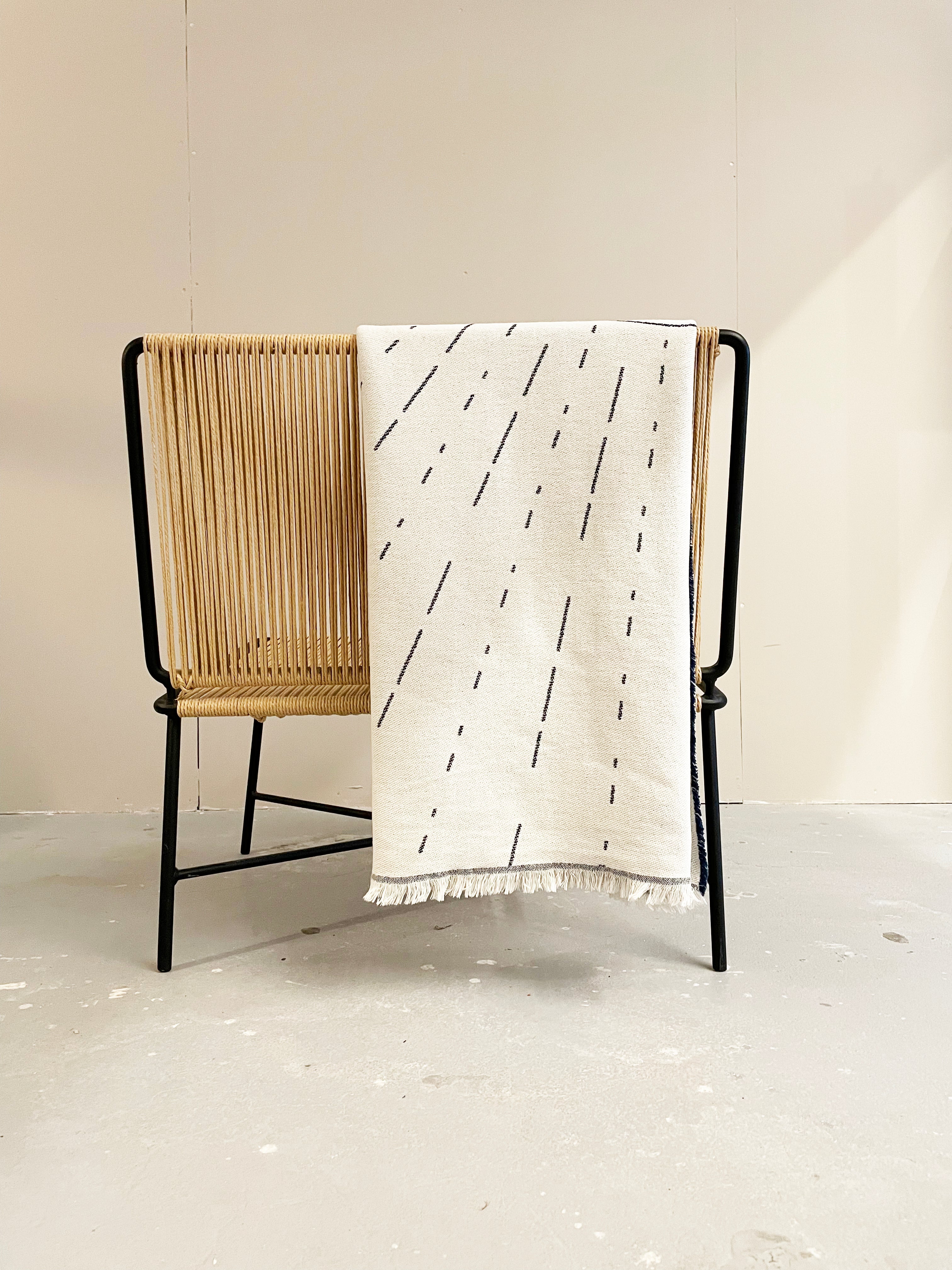 Embrace Cotton Blanket - Blue/Natur