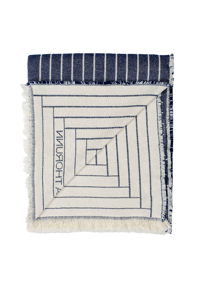 Embrace cotton blanket blue/natur
